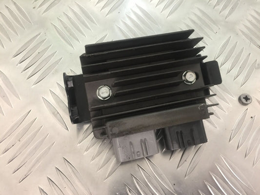 KAWASAKI VERSYS 1000 KLZ 1000 REGULATOR   YEAR  2015-2018 (STOCK 912)