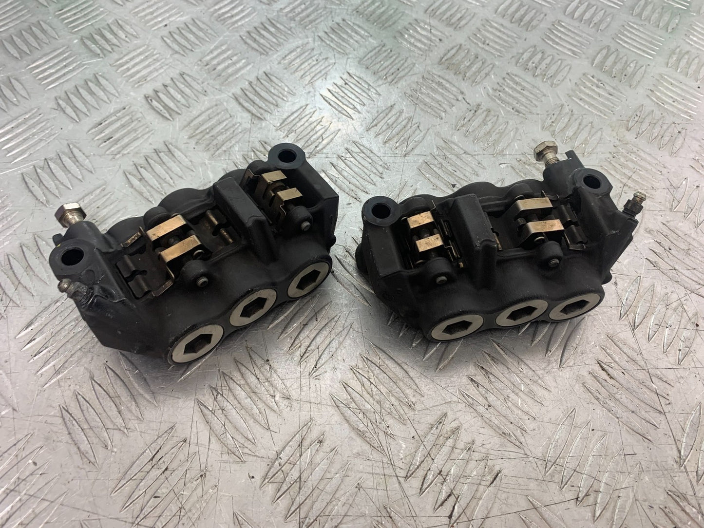 YAMAHA YZF R1 4C8 FRONT BRAKE CALIPERS   YEAR 2007-2008 (CMB1237)
