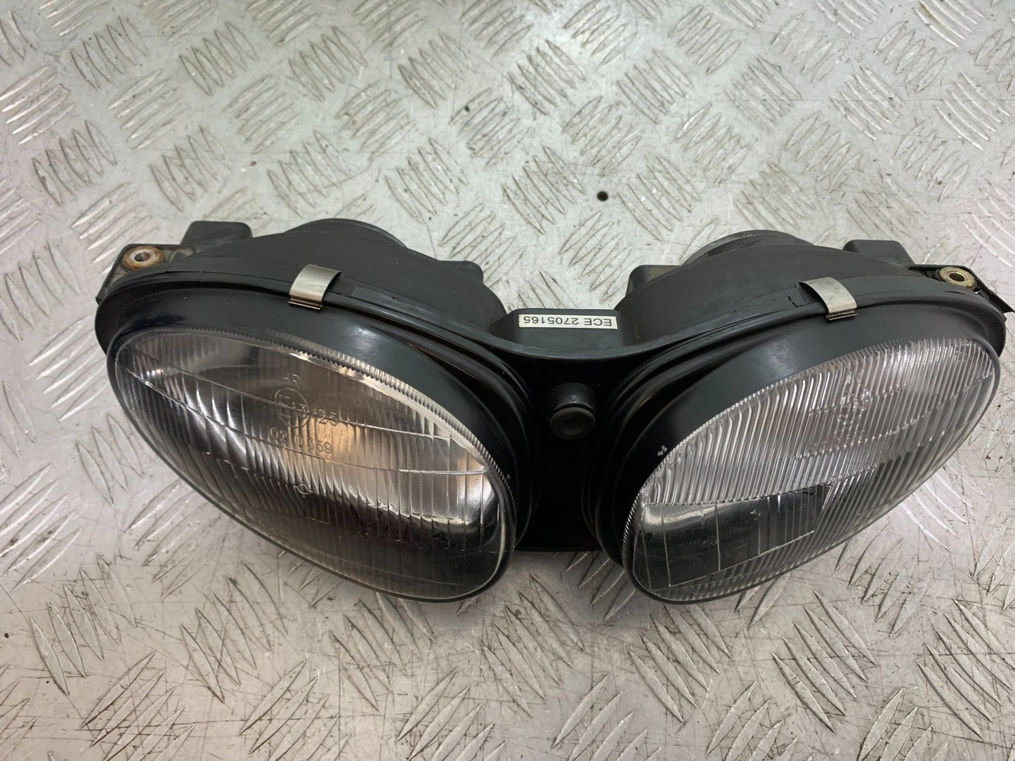 TRIUMPH 955I SPRINT RS HEADLIGHT YEAR 1999-03 (CMB1313)