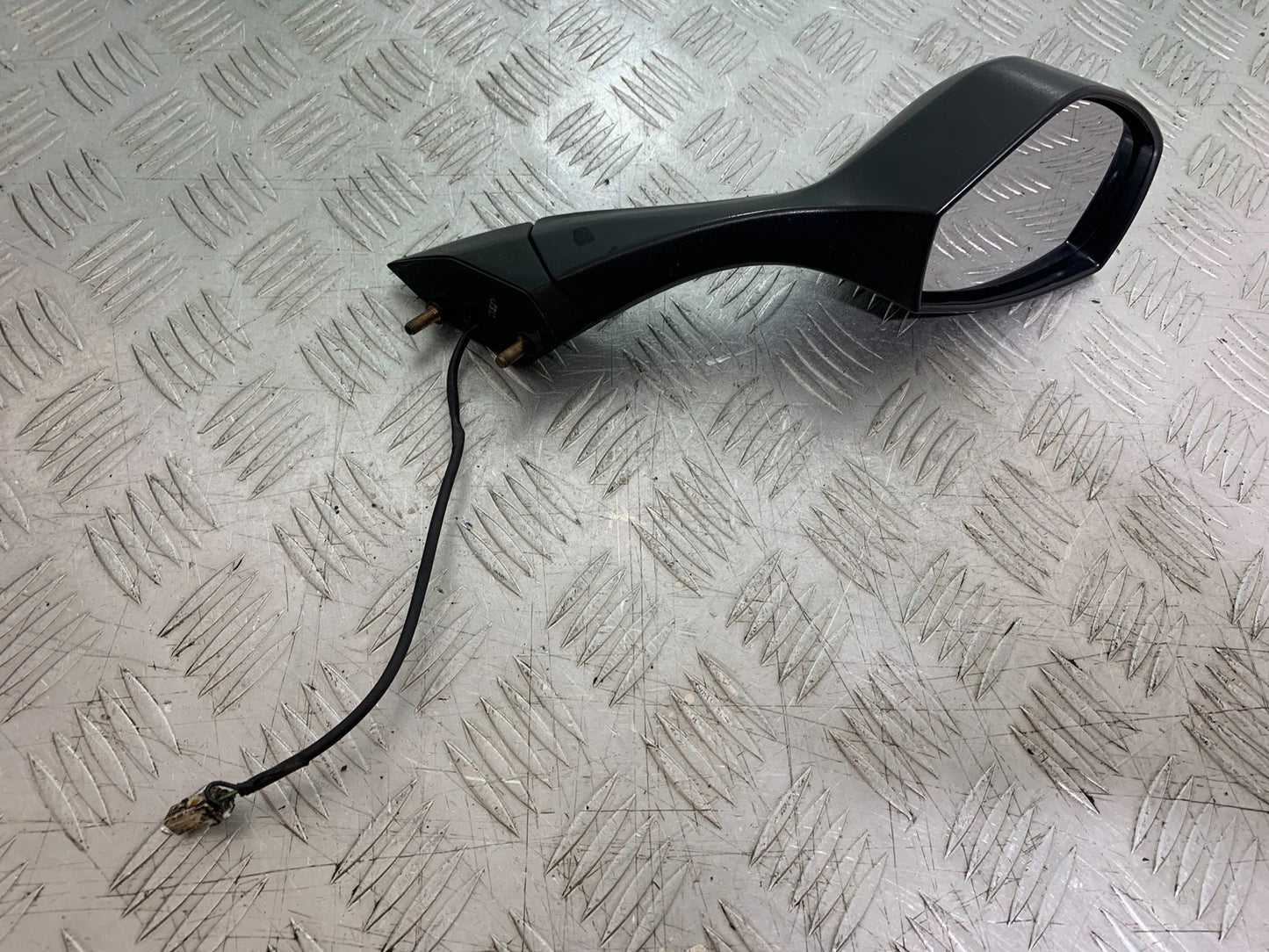 TRIUMPH 1050 SPRINT ST RIGHT MIRROR  2003-2011 (CMB1285)
