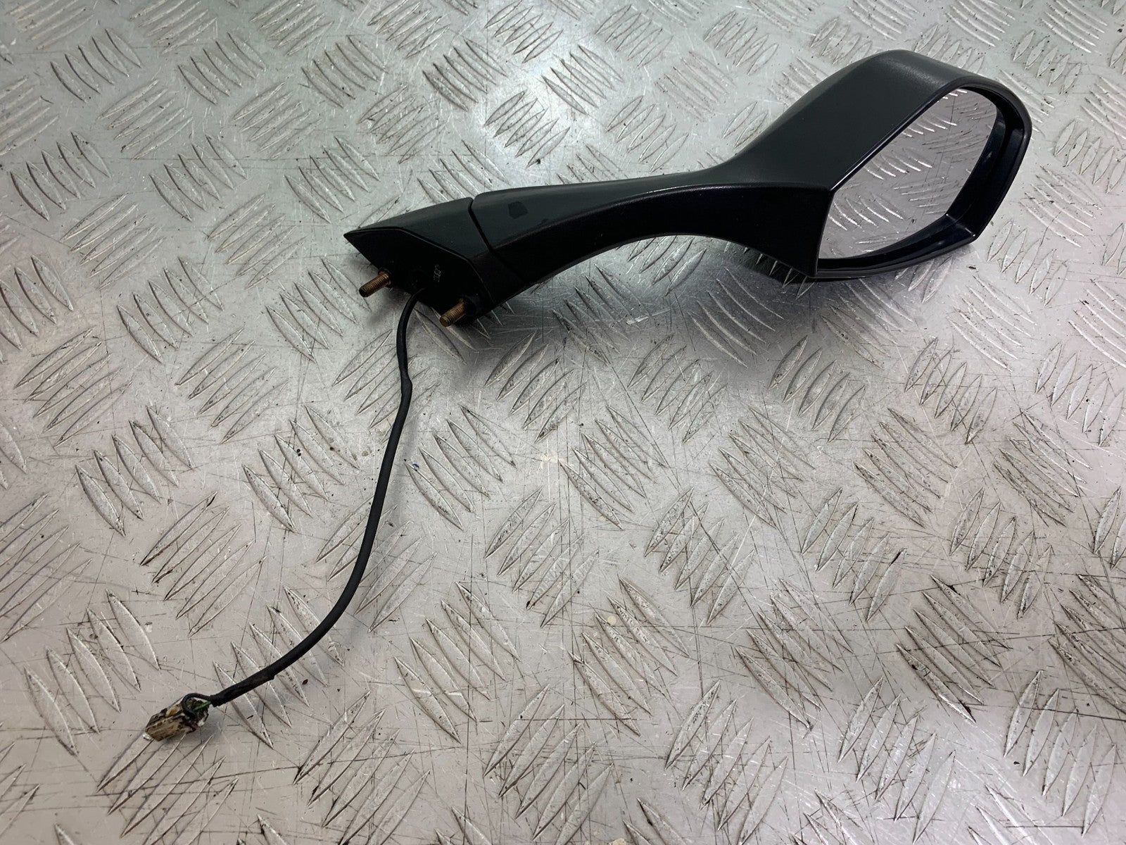 TRIUMPH 1050 SPRINT ST RIGHT MIRROR  2003-2011 (CMB1285)