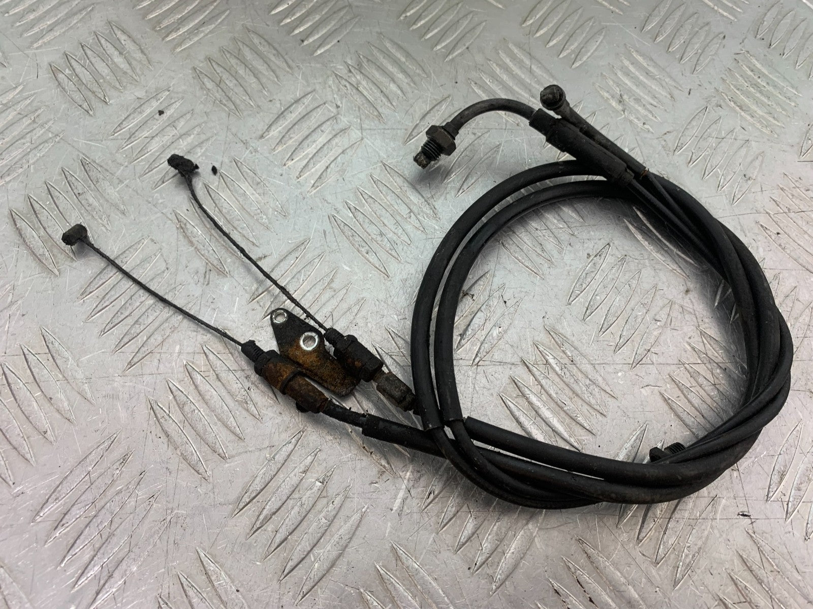 HONDA NT650 V DEAUVILLE THROTTLE CABLES YEAR 1999 (CMB1268)
