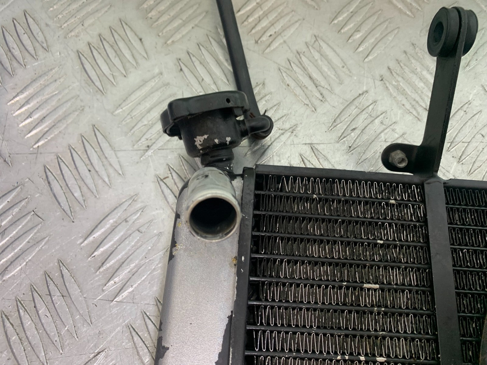 TRIUMPH 1050 SPRINT GT RADIATOR AND FAN YEAR 2010-2016 (CMB1250)