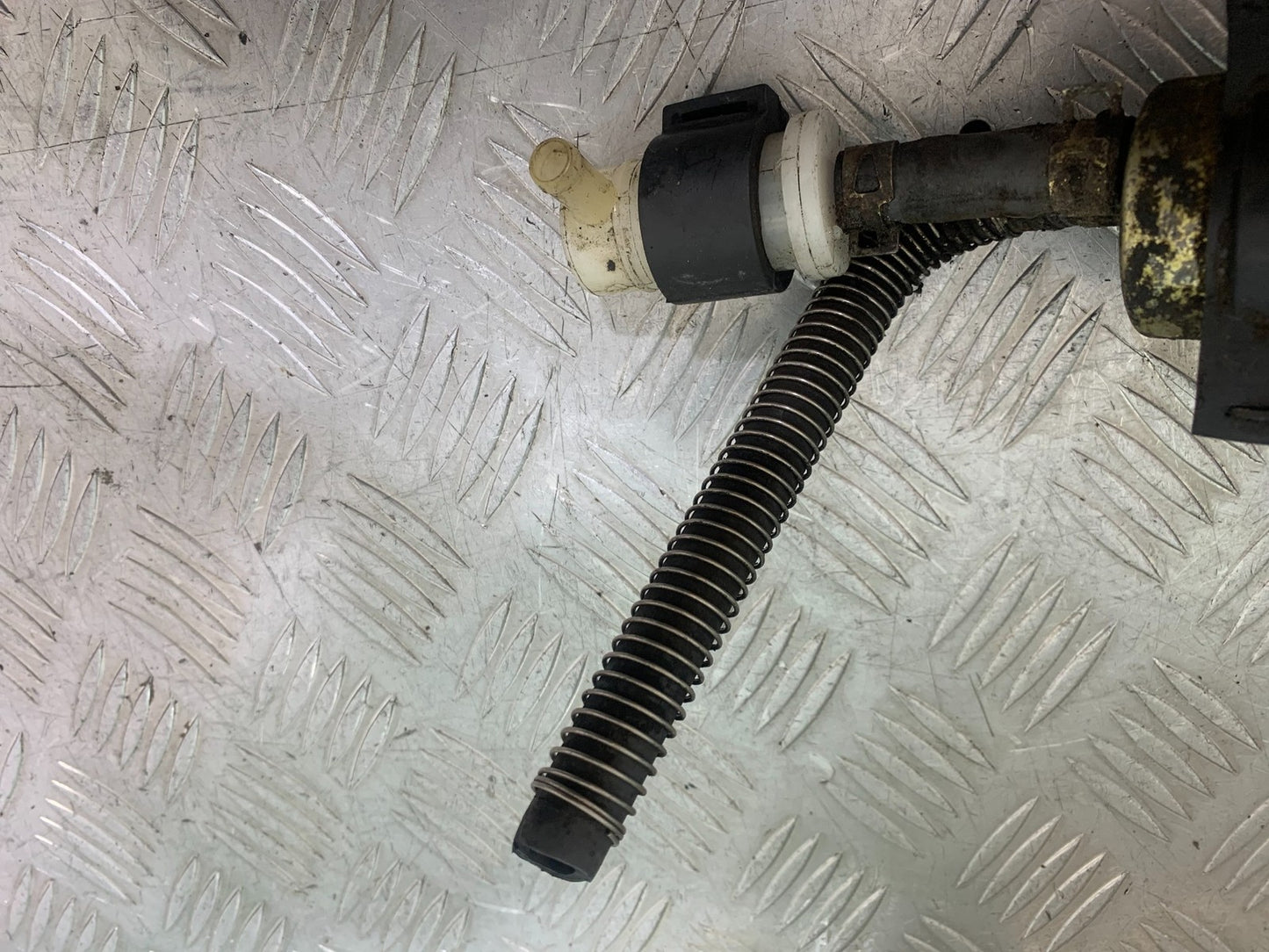 KAWASAKI ZX9R ZX9 E1 PETROL PUMP   YEAR 2000-01 (CMB1171)