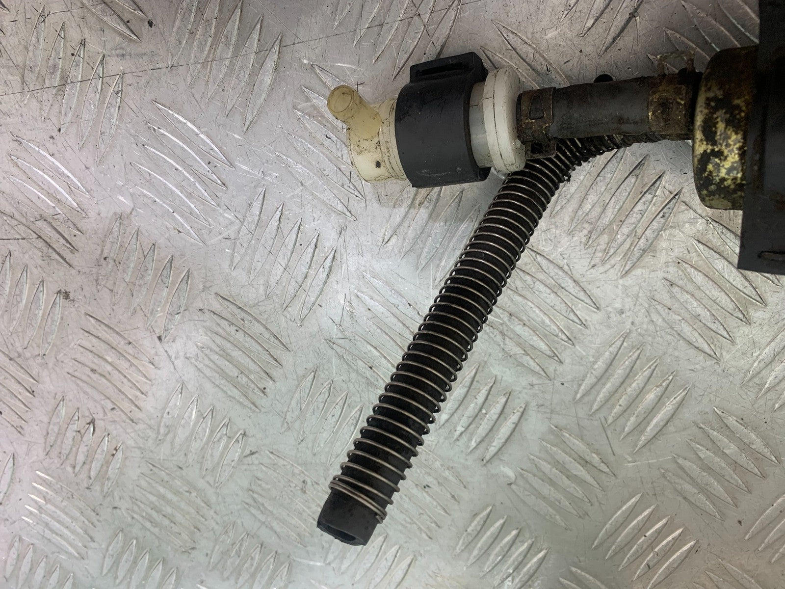 KAWASAKI ZX9R ZX9 E1 PETROL PUMP   YEAR 2000-01 (CMB1171)