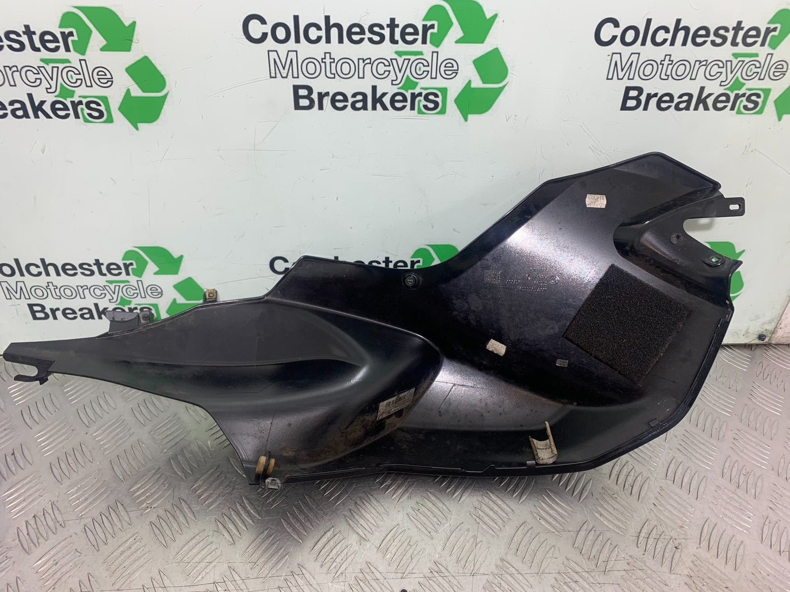 BMW K1300 S K 1300 S LEFT TANK PANEL  YEAR 2009-16 (CMB1216)