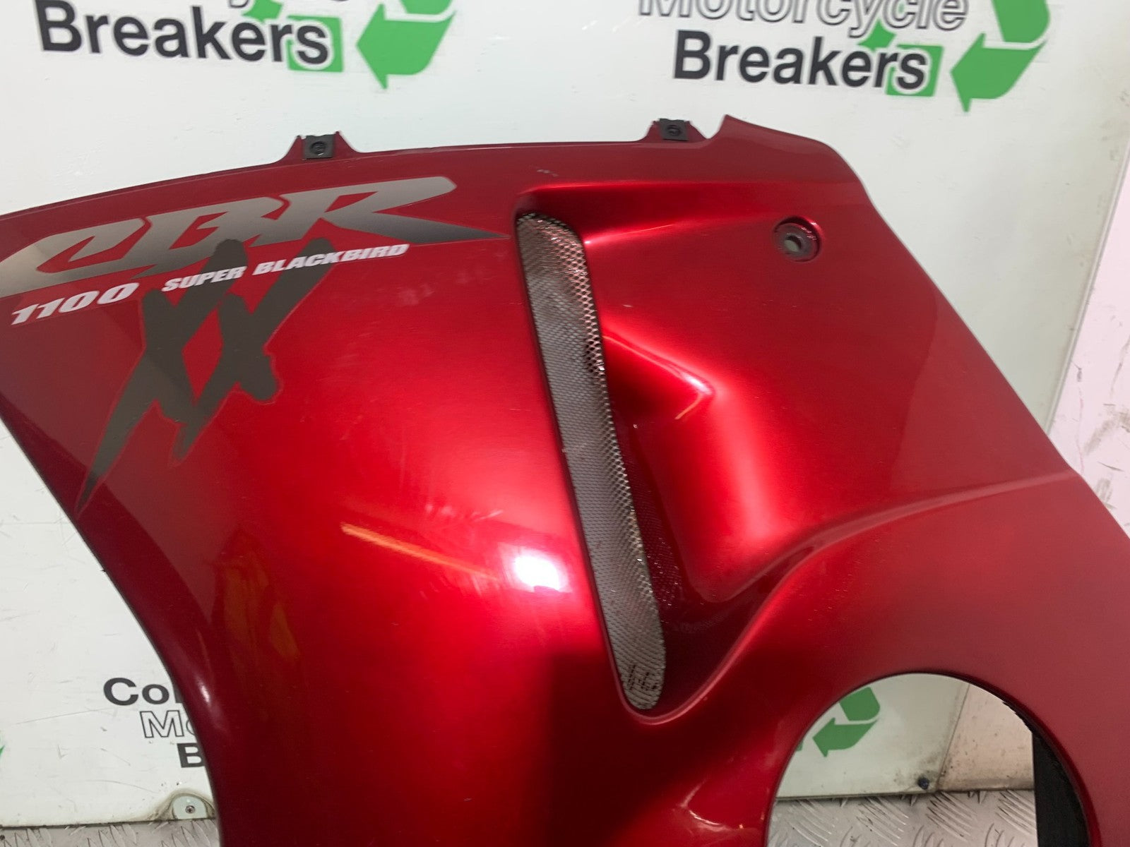 HONDA CBR1100 BLACKBIRD LEFT FAIRING PANEL  YEAR 1999-2005 (CMB1232)