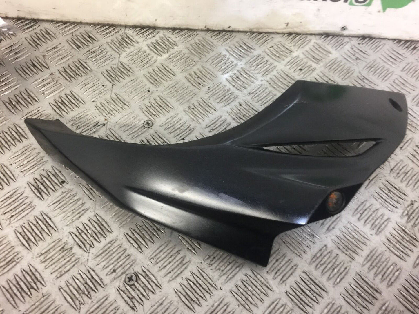 KAWASAKI Z1000 GGF ZR1000 (ABS) RIGHT BELLY PAN YEAR 2016 (STOCK 504)