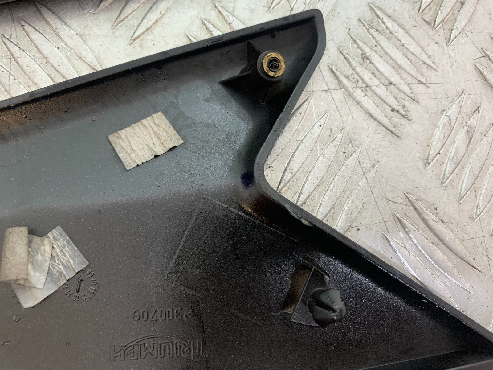 TRIUMPH SPEED TRIPLE R 1050 LEFT AND RIGHT SIDE INFILL PANELS 2009 (CMB1183)