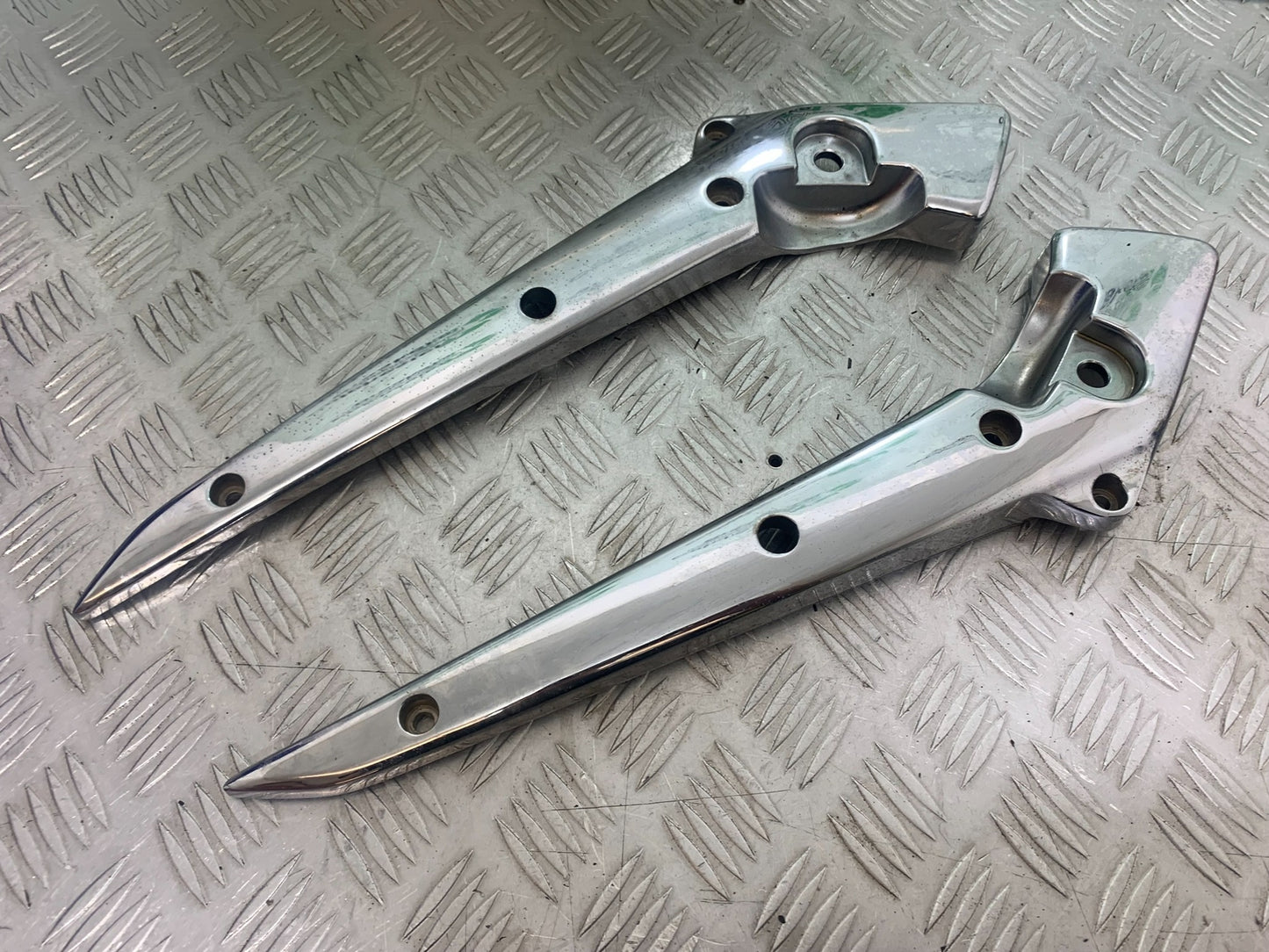 HONDA VTX1300 S-6 REAR MUDGUARD CHROME RAILS  YEAR 2004-09 (CMB1159)