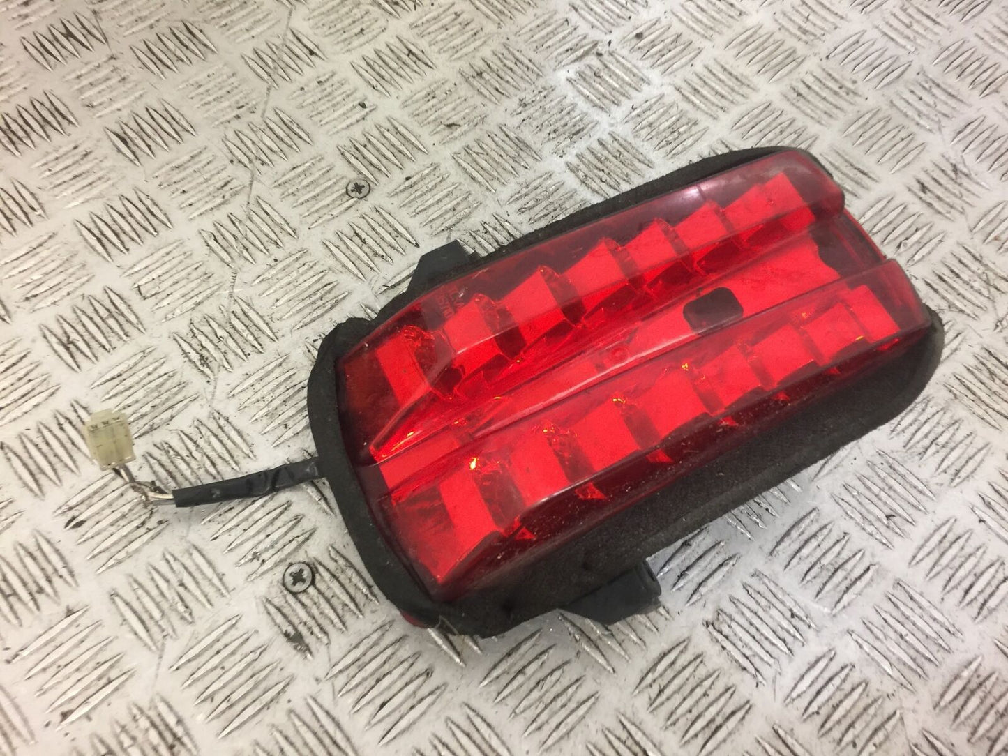 SUZUKI SV650 SV 650 REAR LIGHT YEAR 2003 STOCK 511
