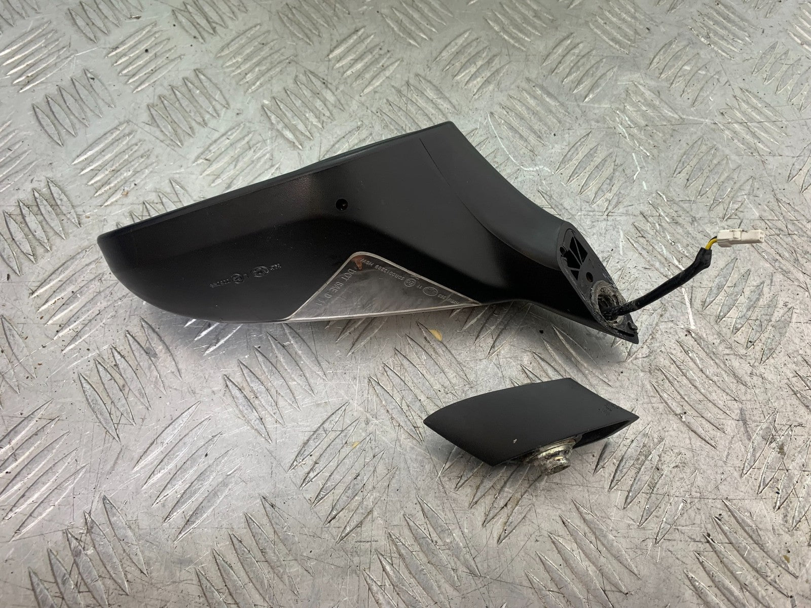 MV AGUSTA 675 F3 LEFT MIRROR (DAMAGED) YEAR 2012-2016 (CMB1302)