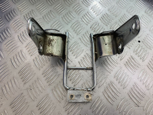 YAMAHA YBR125 YBR 125 HEADLIGHT BRACKET   YEAR 2005-2007 (CMB1109)