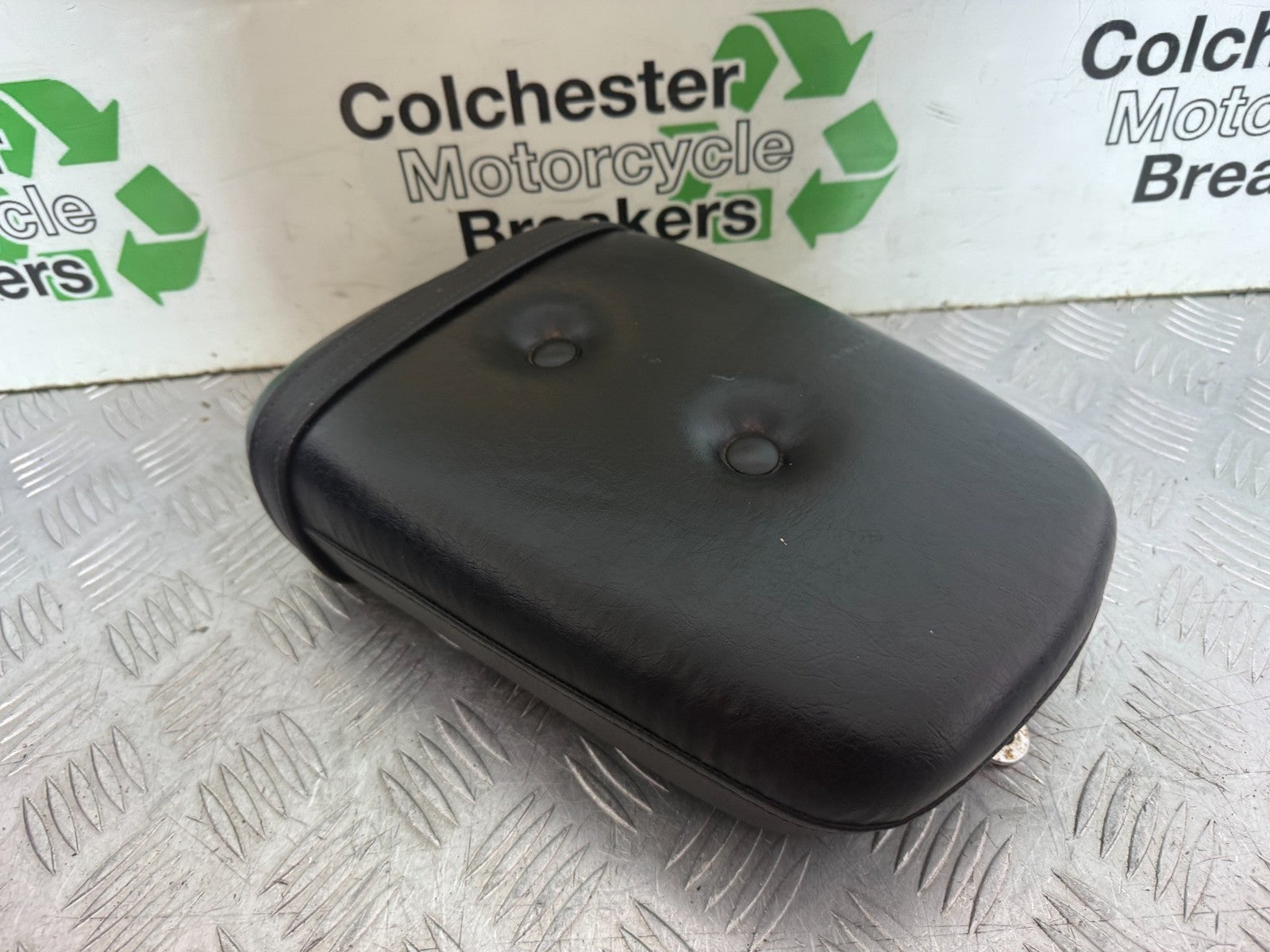 SUZUKI GZ125 GZ 125 MARAUDER REAR PILLION SEAT YEAR 1998-2005