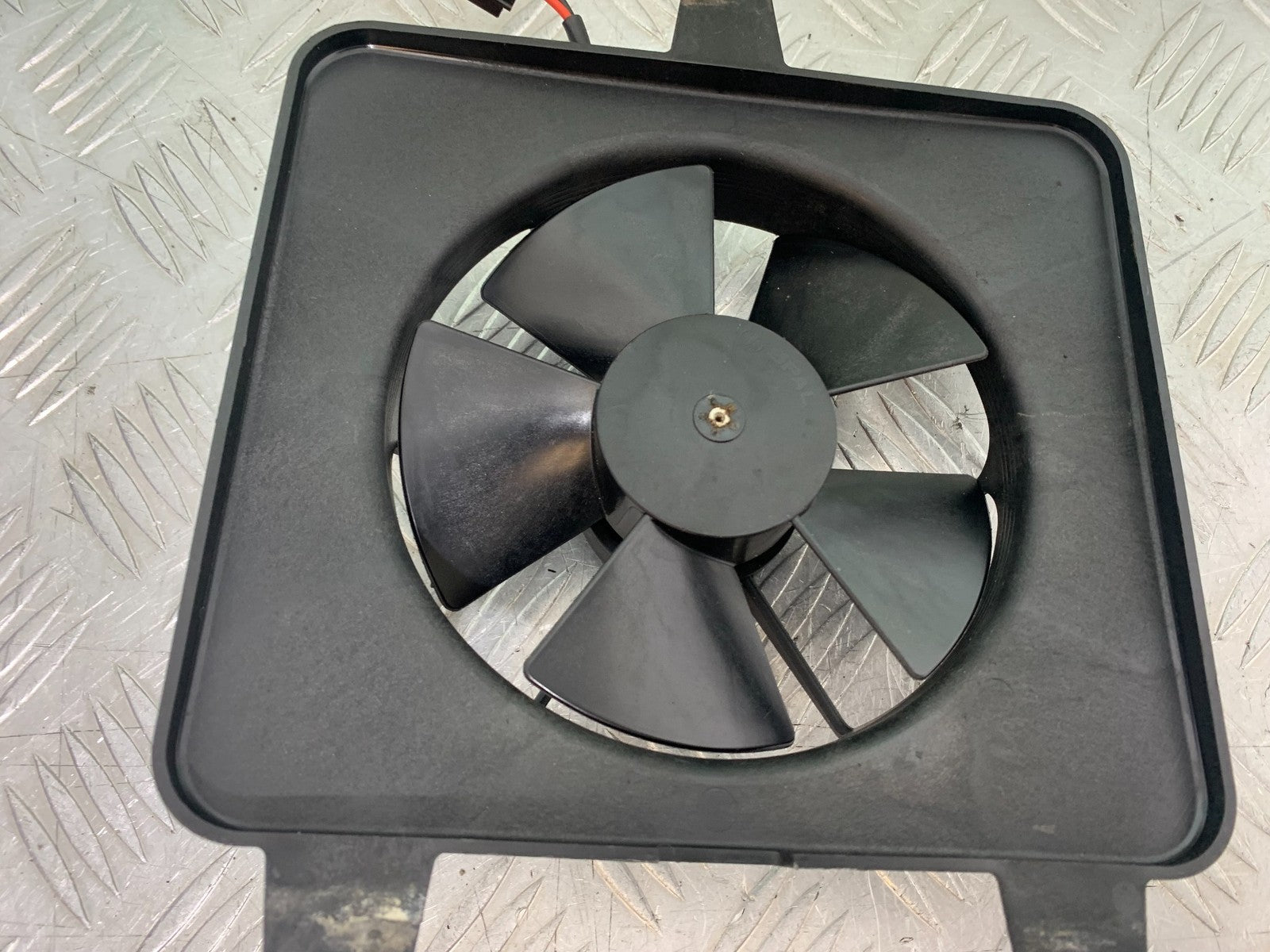 TRIUMPH 955i SPRINT ST RADIATOR FAN  YEAR 1999-04 (CMB1230)