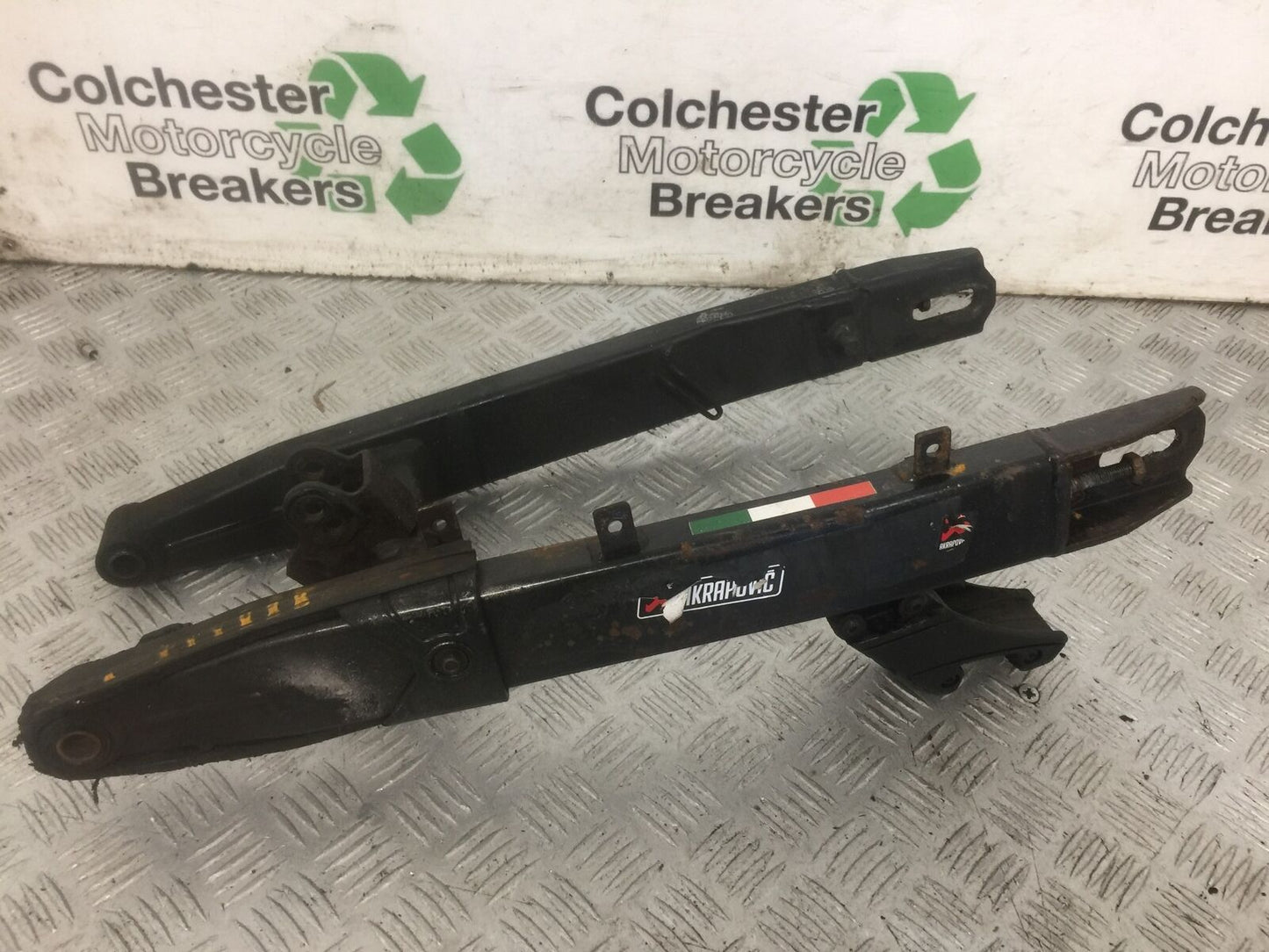 YAMAHA XT125X XT125 X SWINGARM YEAR 2008  (STOCK 857)