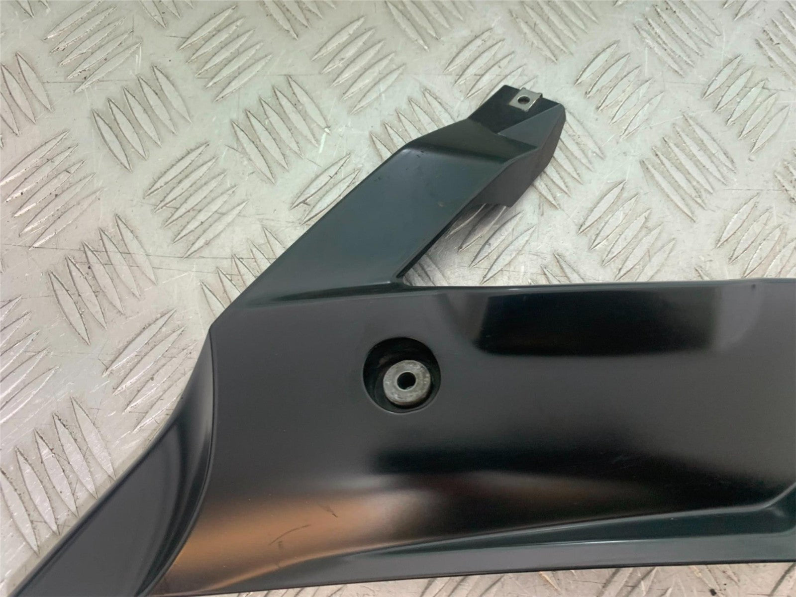 YAMAHA YZF-R125 YZF 125 RIGHT BELLYPAN   YEAR 2019-2022 (CMB1263)