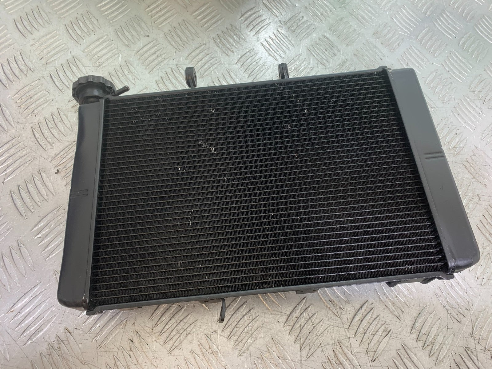 TRIUMPH TRIDENT 660 RADIATOR  YEAR 2021-2024 (CMB1295)