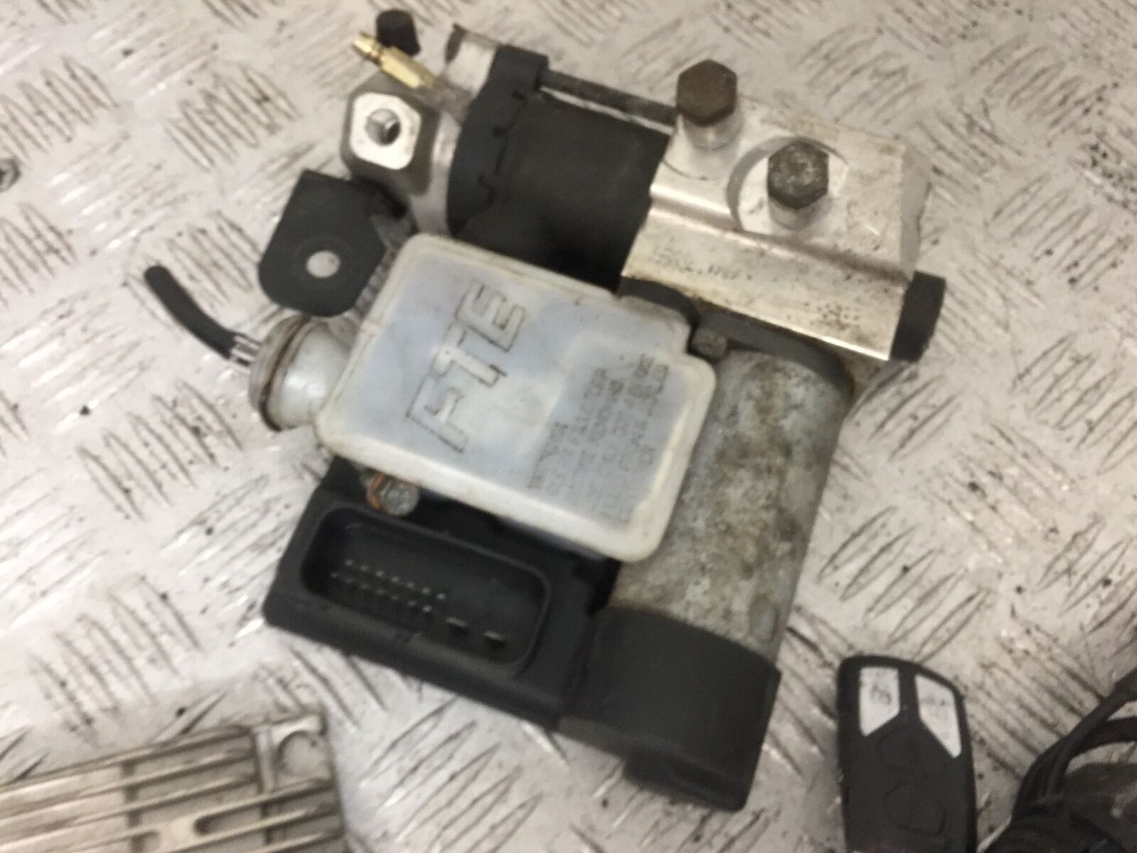 PEUGEOT GEOPOLIS 125 ECU LOCK KEY YEAR 2011  (STOCK 887)