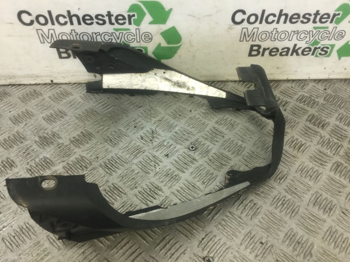 YAMAHA FZ6 SILENCER SHIELD  YEAR 2004 (STOCK 693)