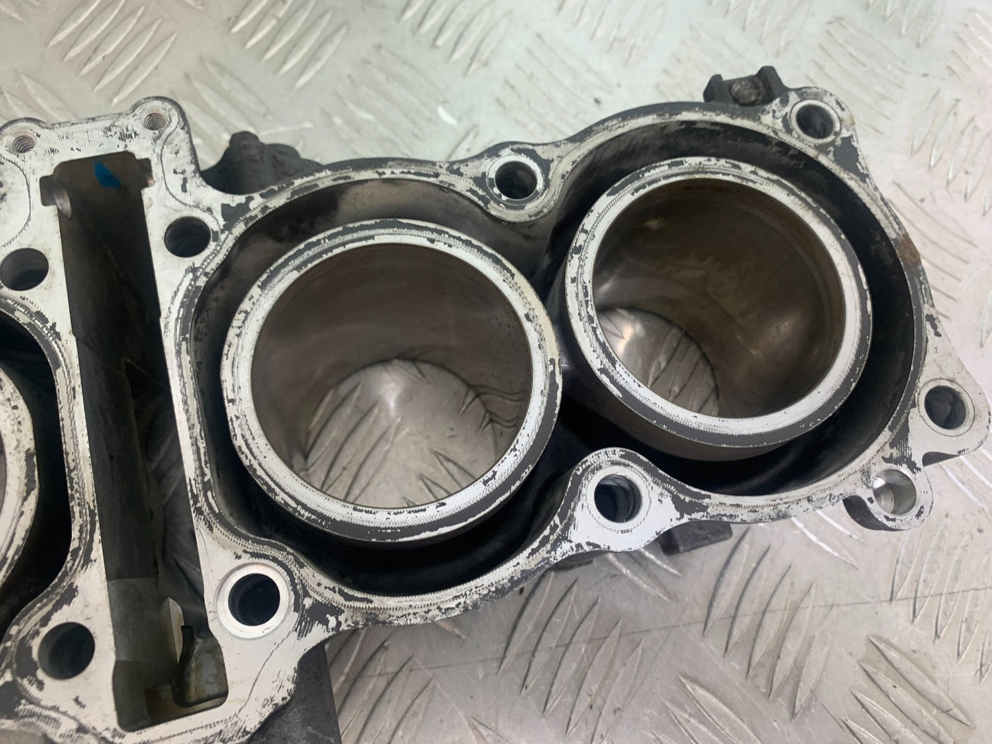 SUZUKI GSF650 GSF 650 BARRELS  YEAR 2007-2009  (CMB1161)