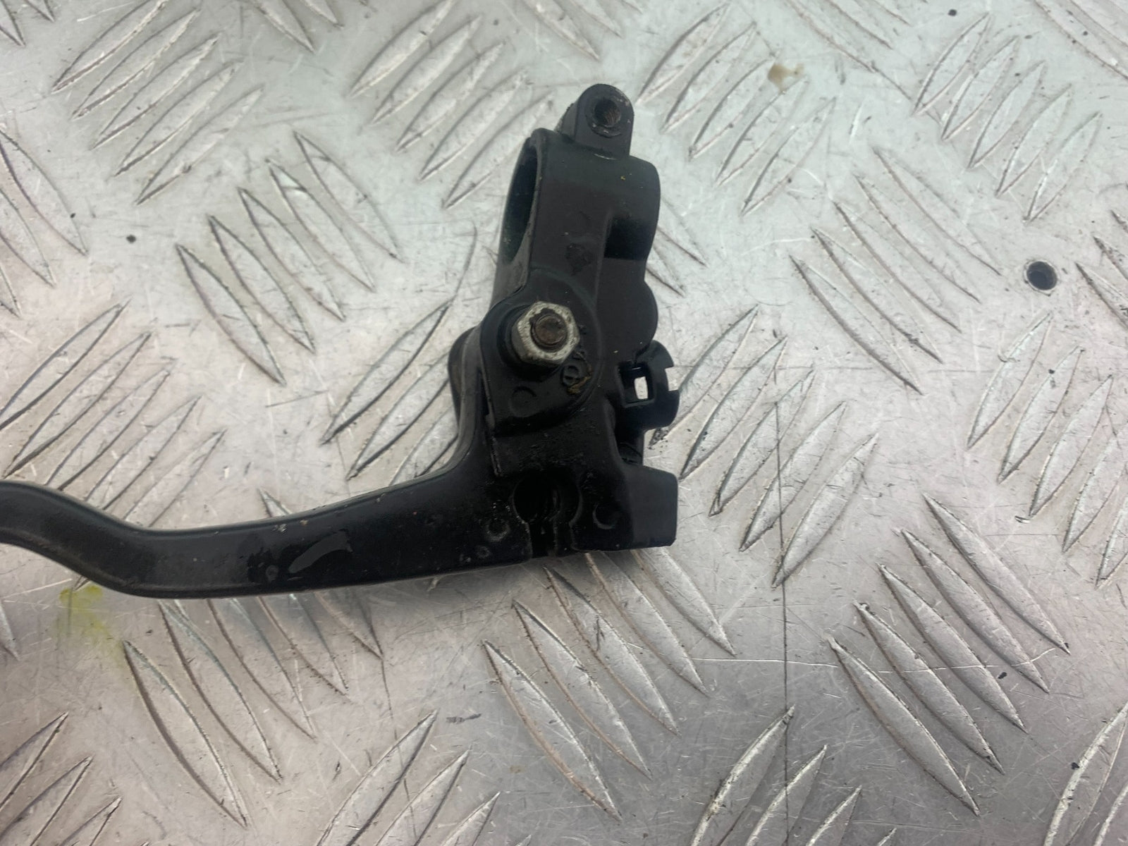 KAWASAKI GT550 GT 550 CLUTCH LEVER AND BRACKET YEAR 1984-87 (CMB1141)
