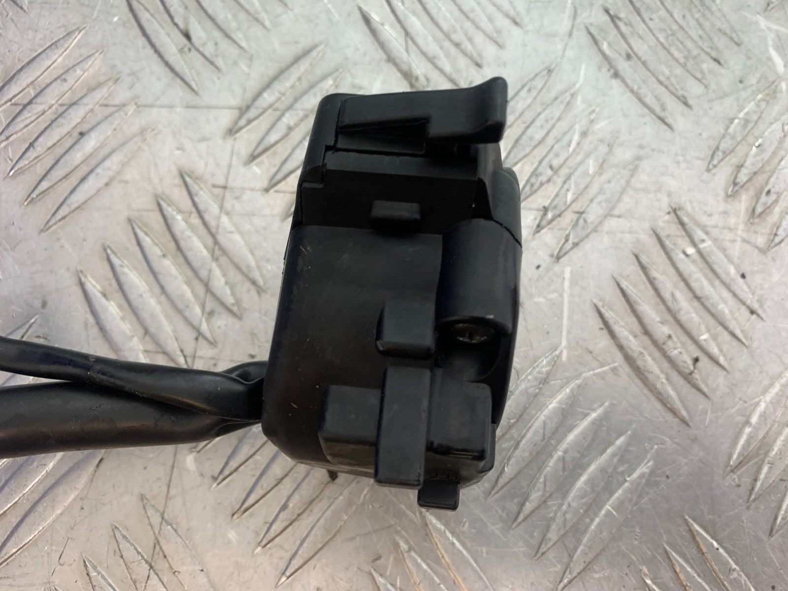 HONDA CBR1000 rr FIREBLADE LEFT SWITCH GEAR   YEAR 2012-2016 (CMB1198)