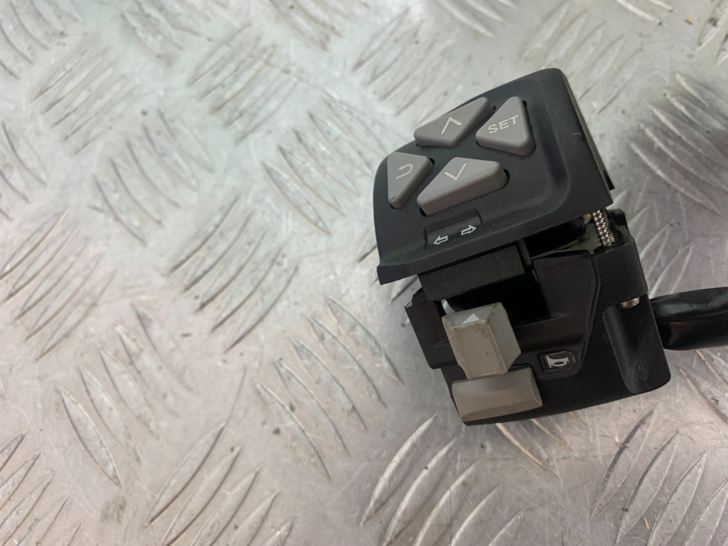 KTM 790 DUKE LEFT SWITCH GEAR  YEAR 2018-2021  (CMB11150)