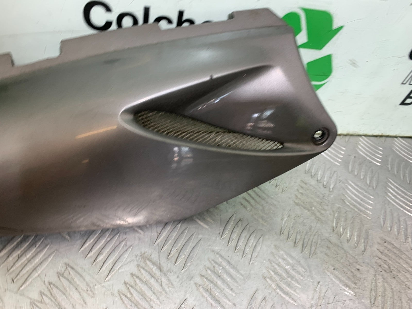 HONDA XL125 VARADERO RIGHT SEAT PANEL  YEAR 2001-2006  (CMB1304)