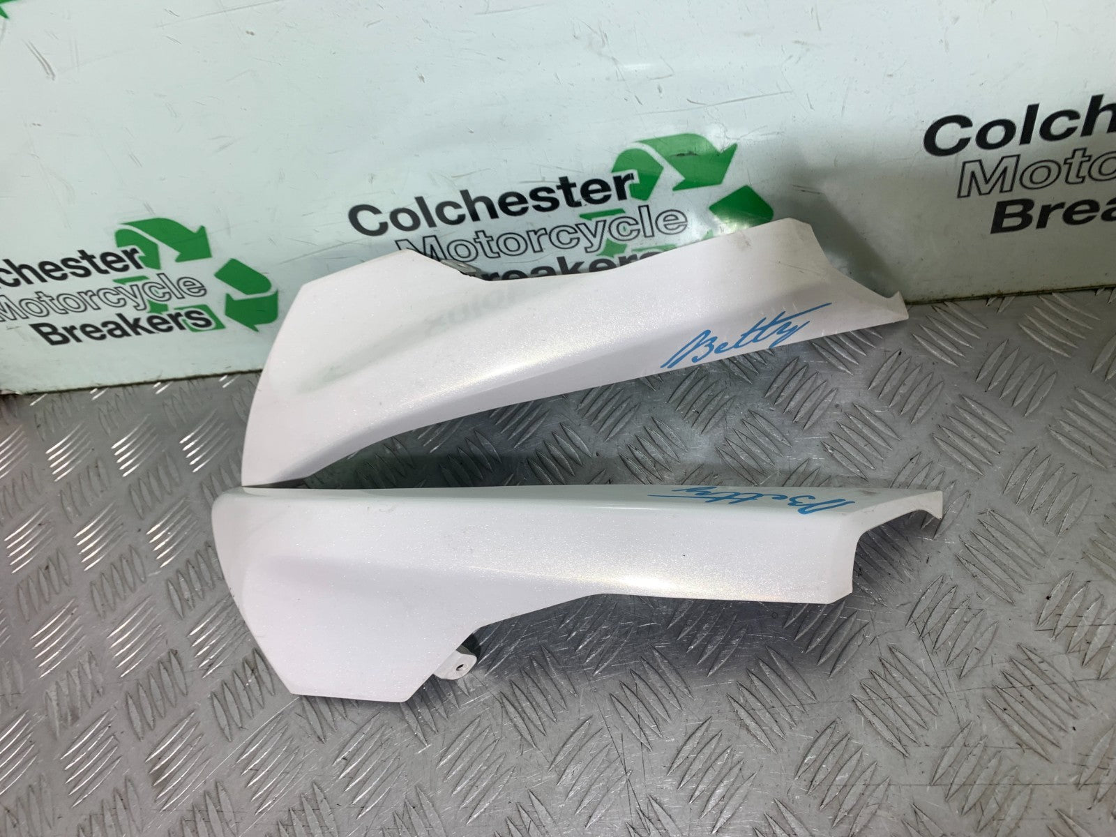 HONDA NC700 X LEFT AND RIGHT INFILLS YEAR 2012-2014 (CMB1327)