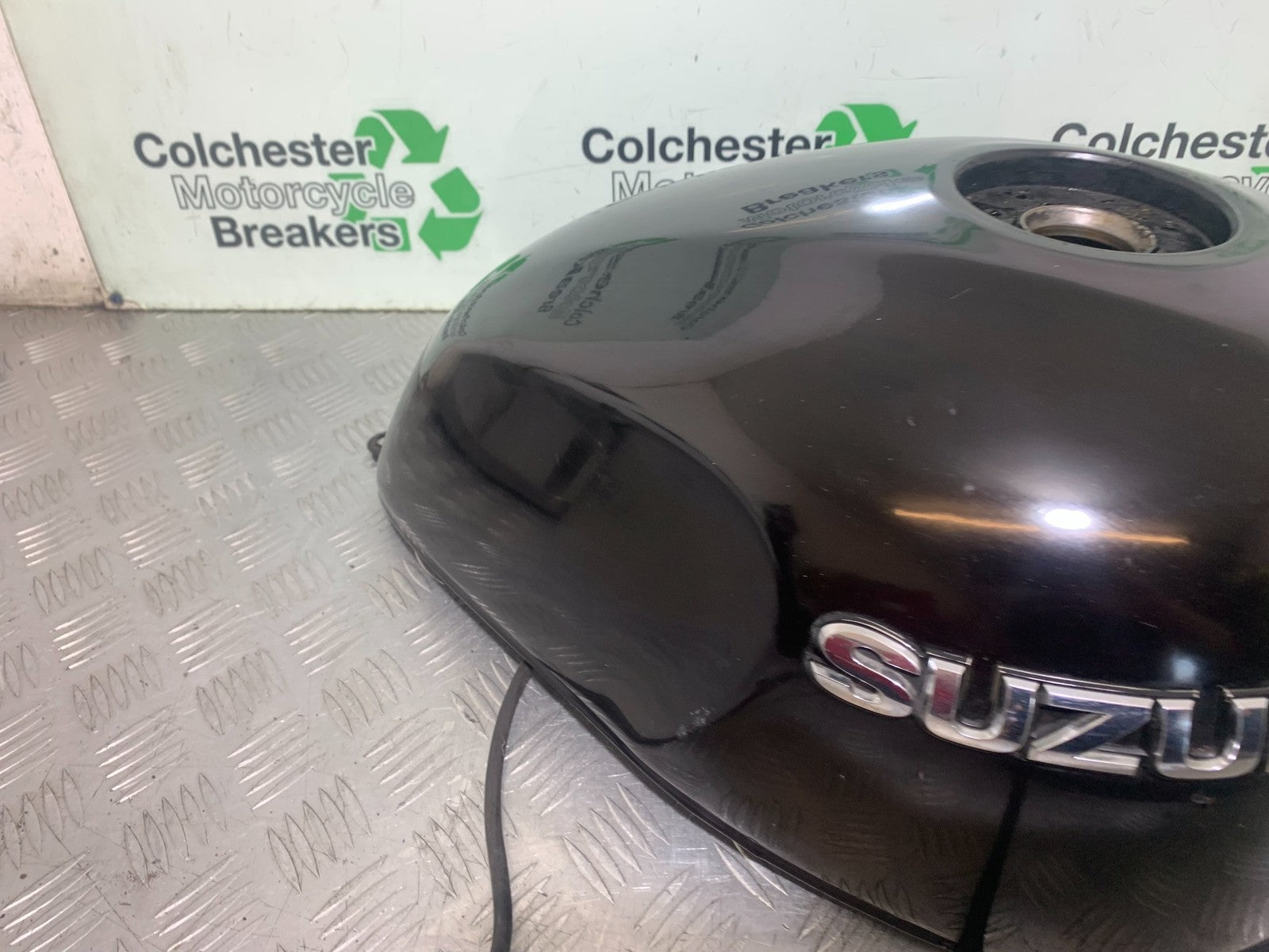 SUZUKI GSX750 INAZUMA PETROL TANK  YEAR 1998-2003 (CMB1308)