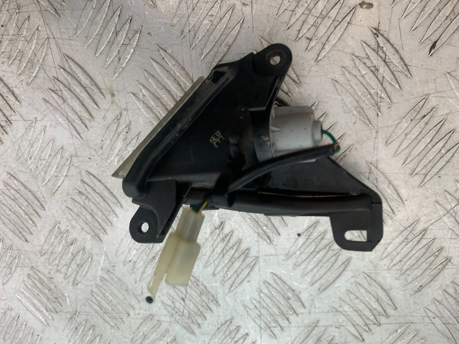 KAWASAKI ER6 F ER6F FRONT LEFT INDICATOR   YEAR 2005-2008 (CMB1277)