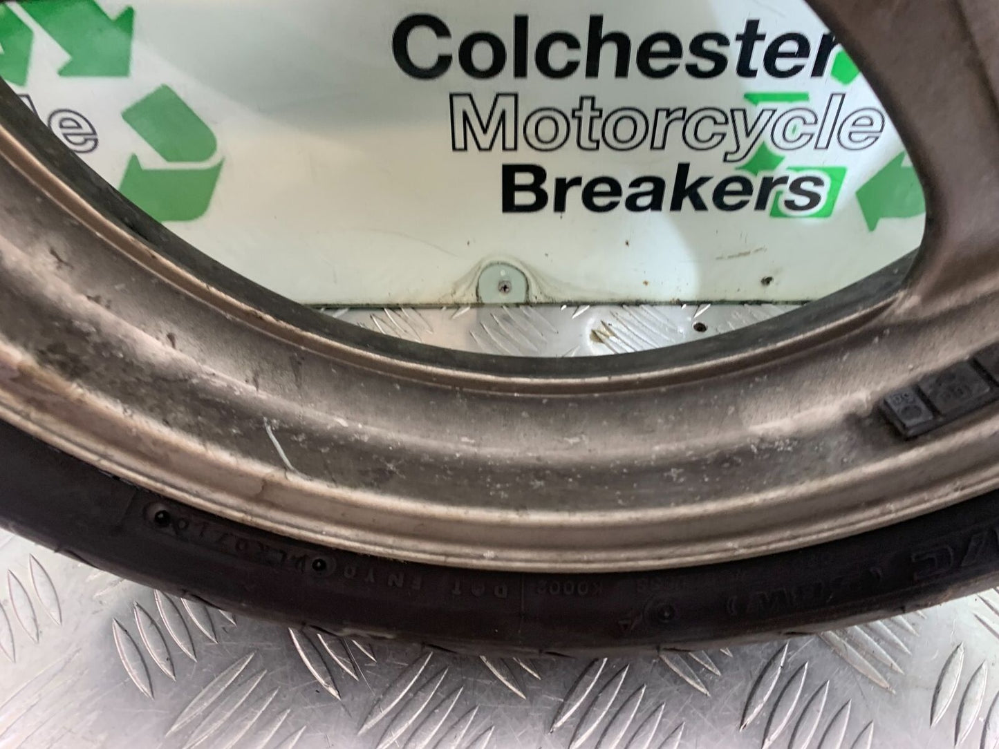 HONDA CBR1100 BLACKBIRD FRONT WHEEL  YEAR 1999-2005  (CMB1103)