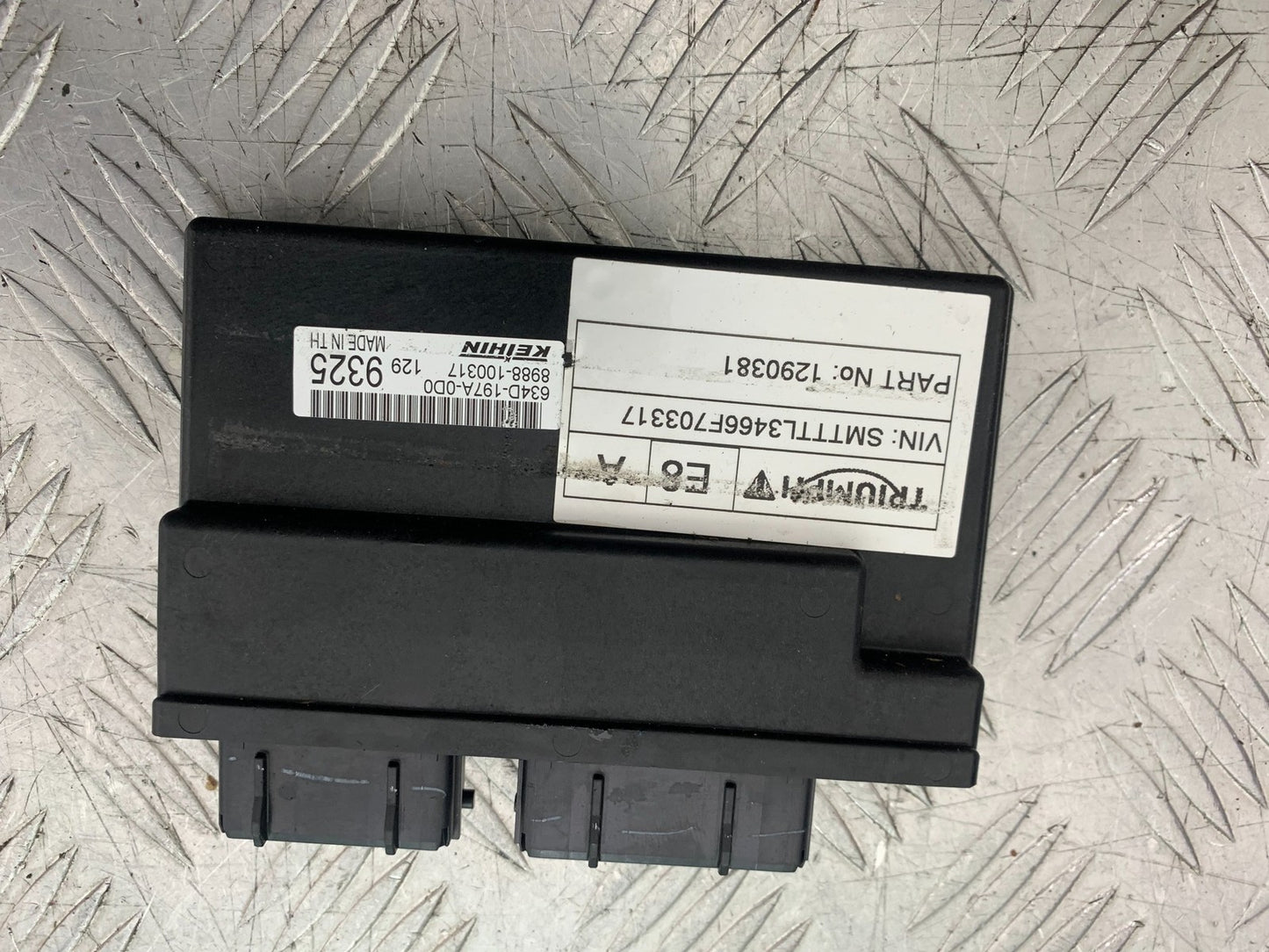 TRIUMPH 675 STREET TRIPLE RX ECU LOCKS KEYS   2015- 2017 (CMB1299)