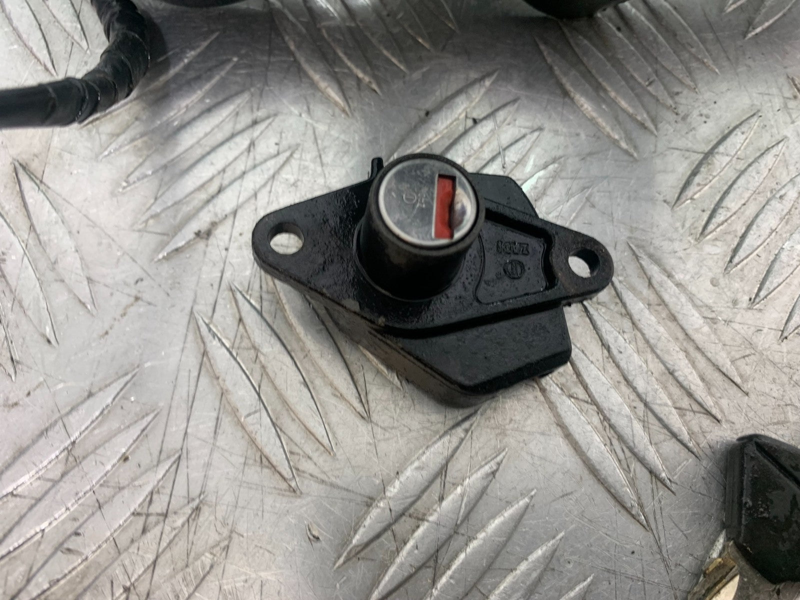 APRILIA 650 PAGASO STRADA LOCKS KEYS TOP YOKE   YEAR 2005-2010 (CMB1260)