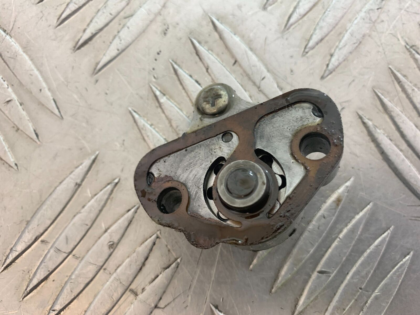 YAMAHA XT125 X XT 125 X OIL PUMP   2005-2011 (CMB1097)
