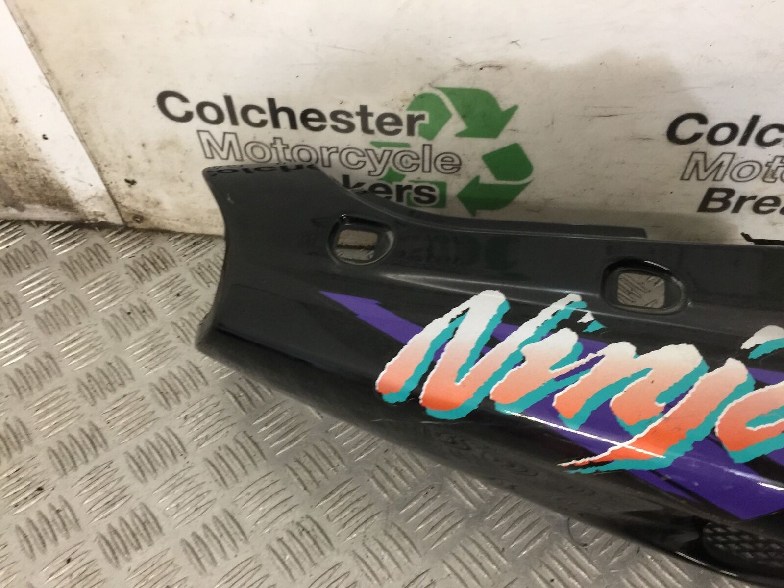 KAWASAKI ZX9R ZX9B RIGHT SEAT PANEL YEAR 1994 (STOCK 860)