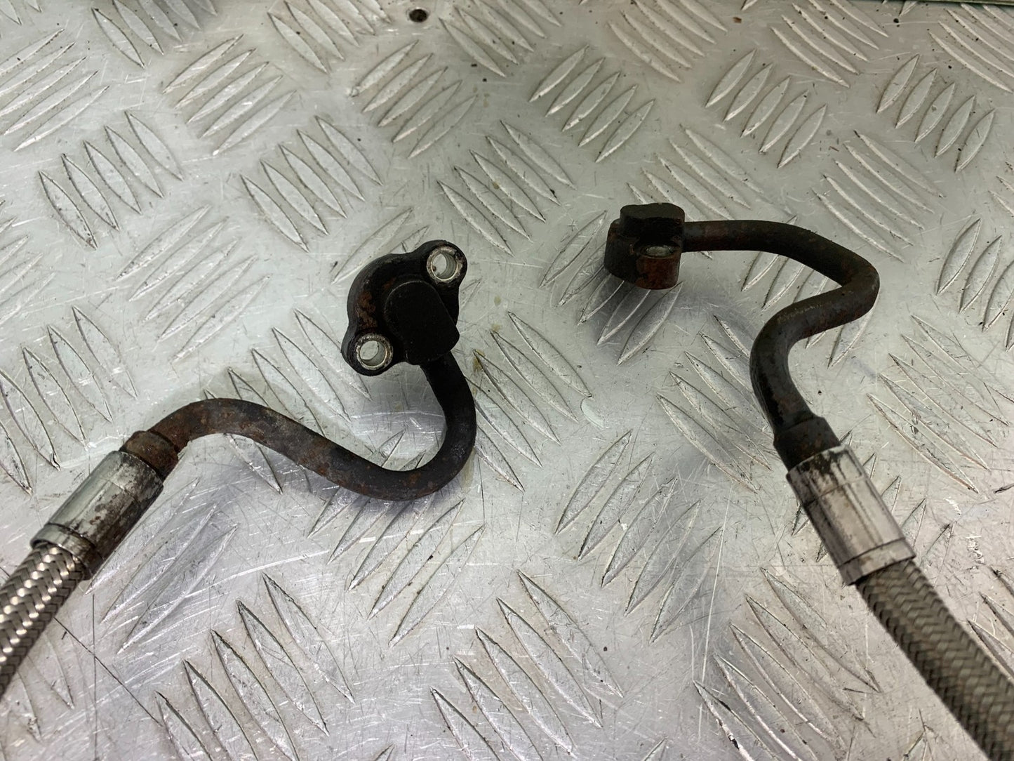 TRIUMPH SPEED TRIPLE R 1050 OIL COOLER AND LINES  2009 (CMB1183)