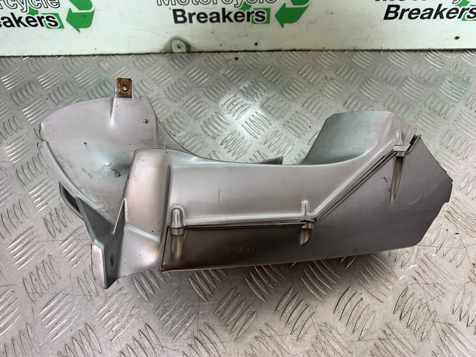 APRILIA RSV1000 RSV 1000 MILLE RIGHT AIR TUBE   1998- 2003 (CMB1184)