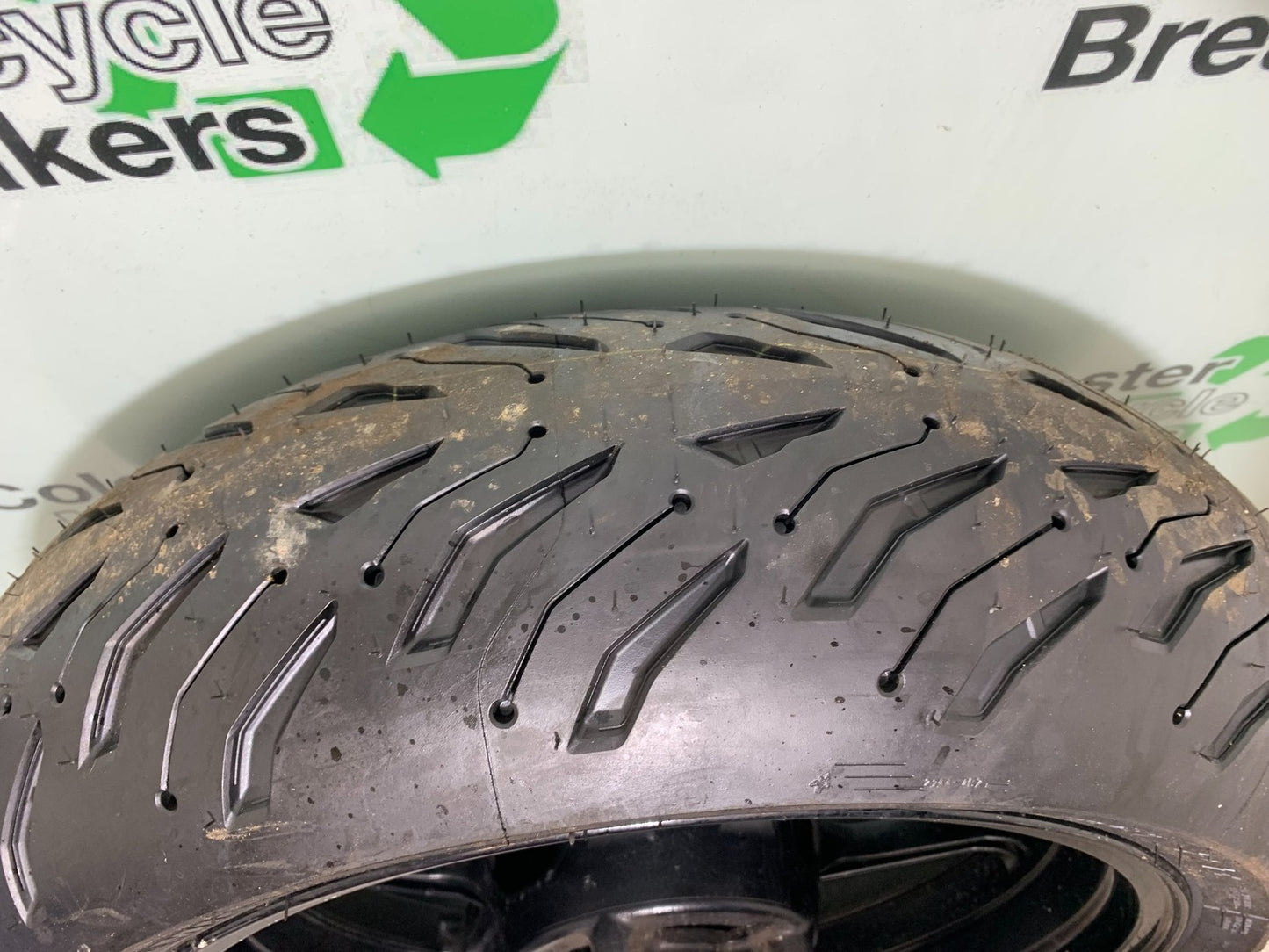 KAWASAKI ZX10R ZX10 R REAR WHEEL (NEW TYRE)  2008-2010 (CMB1301)