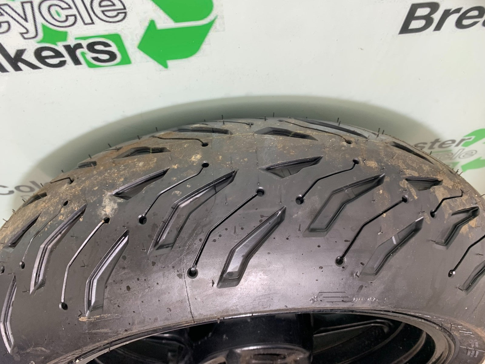 KAWASAKI ZX10R ZX10 R REAR WHEEL (NEW TYRE)  2008-2010 (CMB1301)