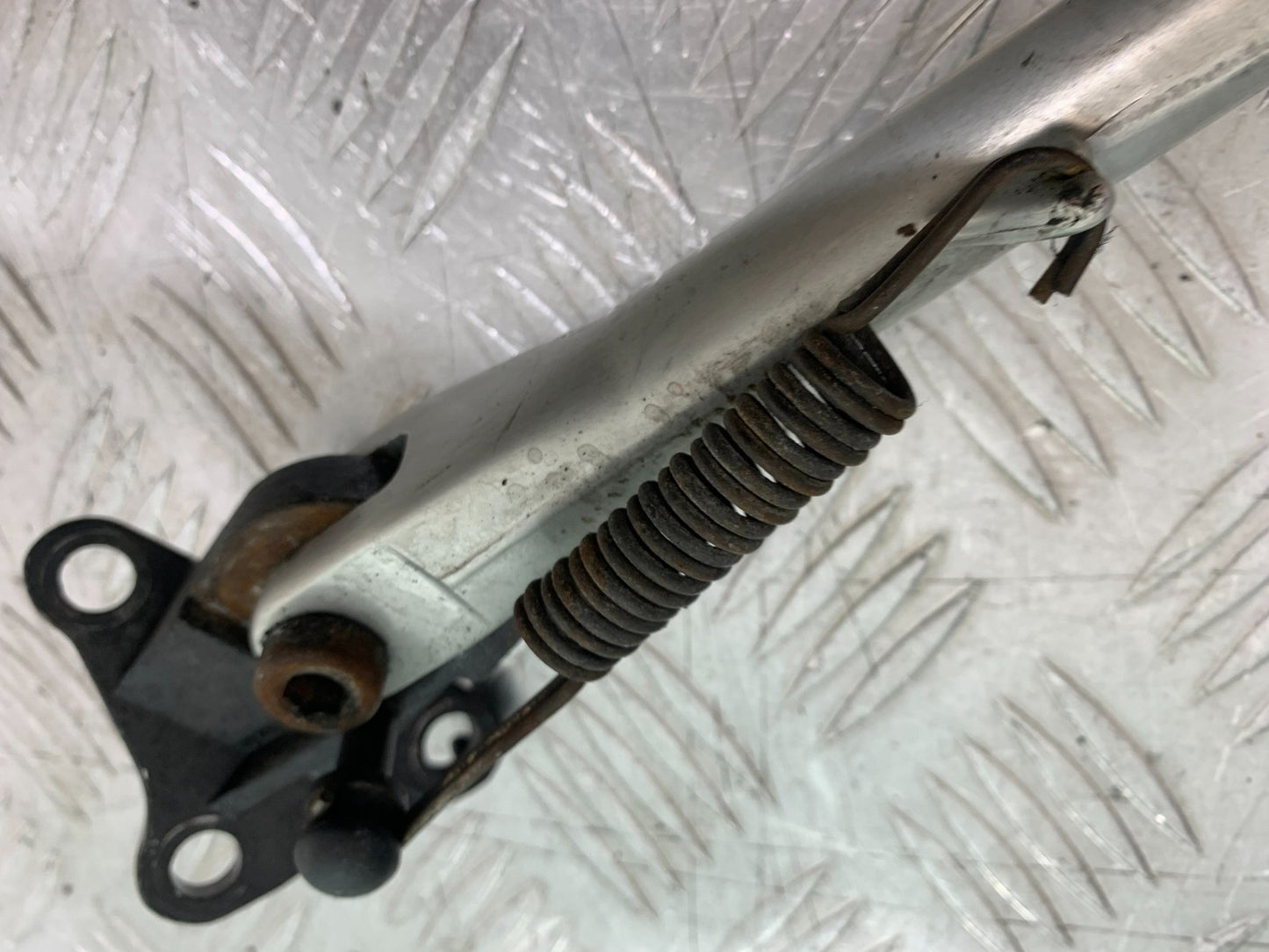 TRIUMPH 955i DAYTONA SIDE STAND AND BRACKET YEAR 2002-2006 (CMB1229)