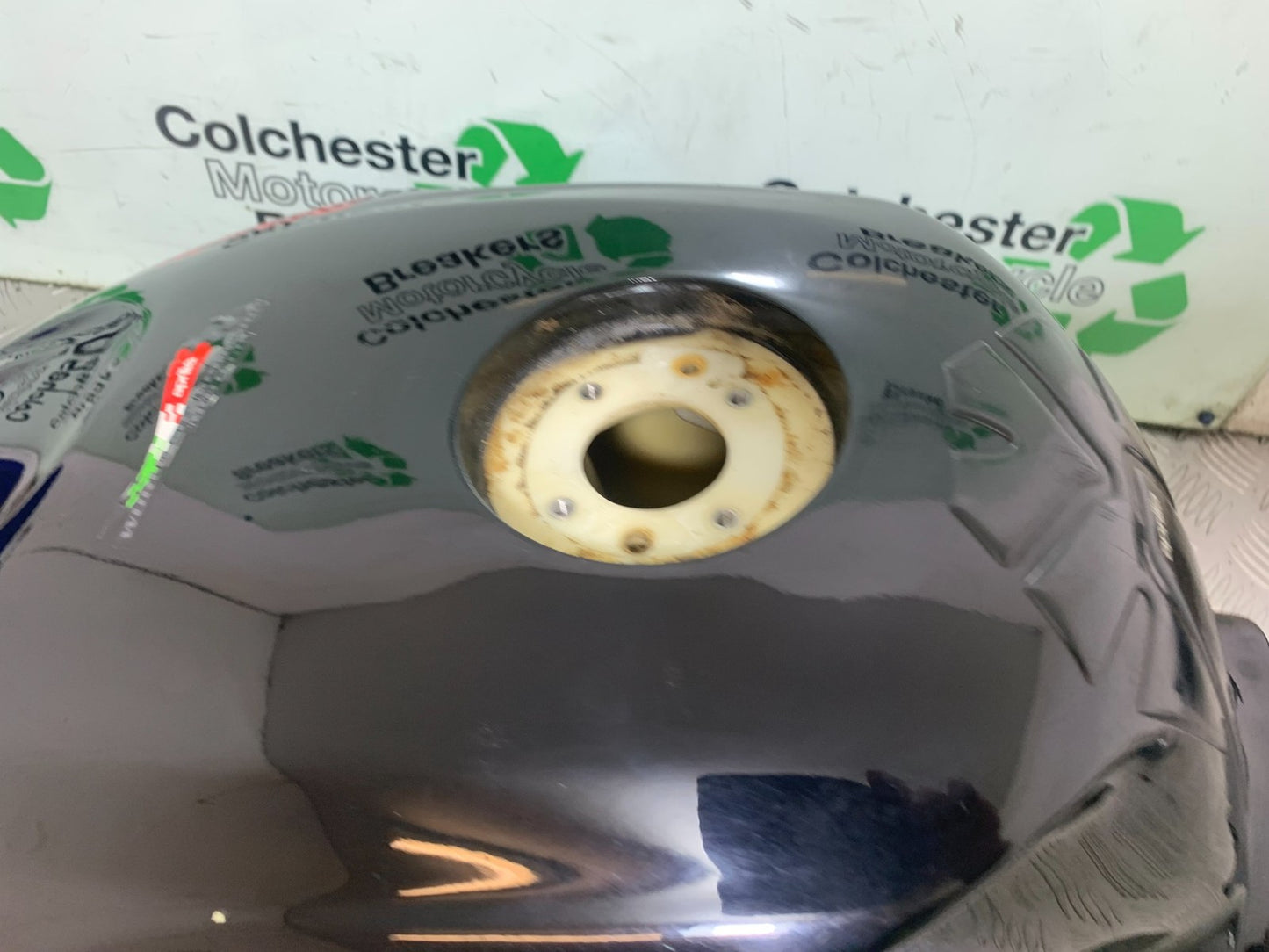 APRILIA RSV1000 R FACTORY PETROL TANK   2004-09 (CMB1203)