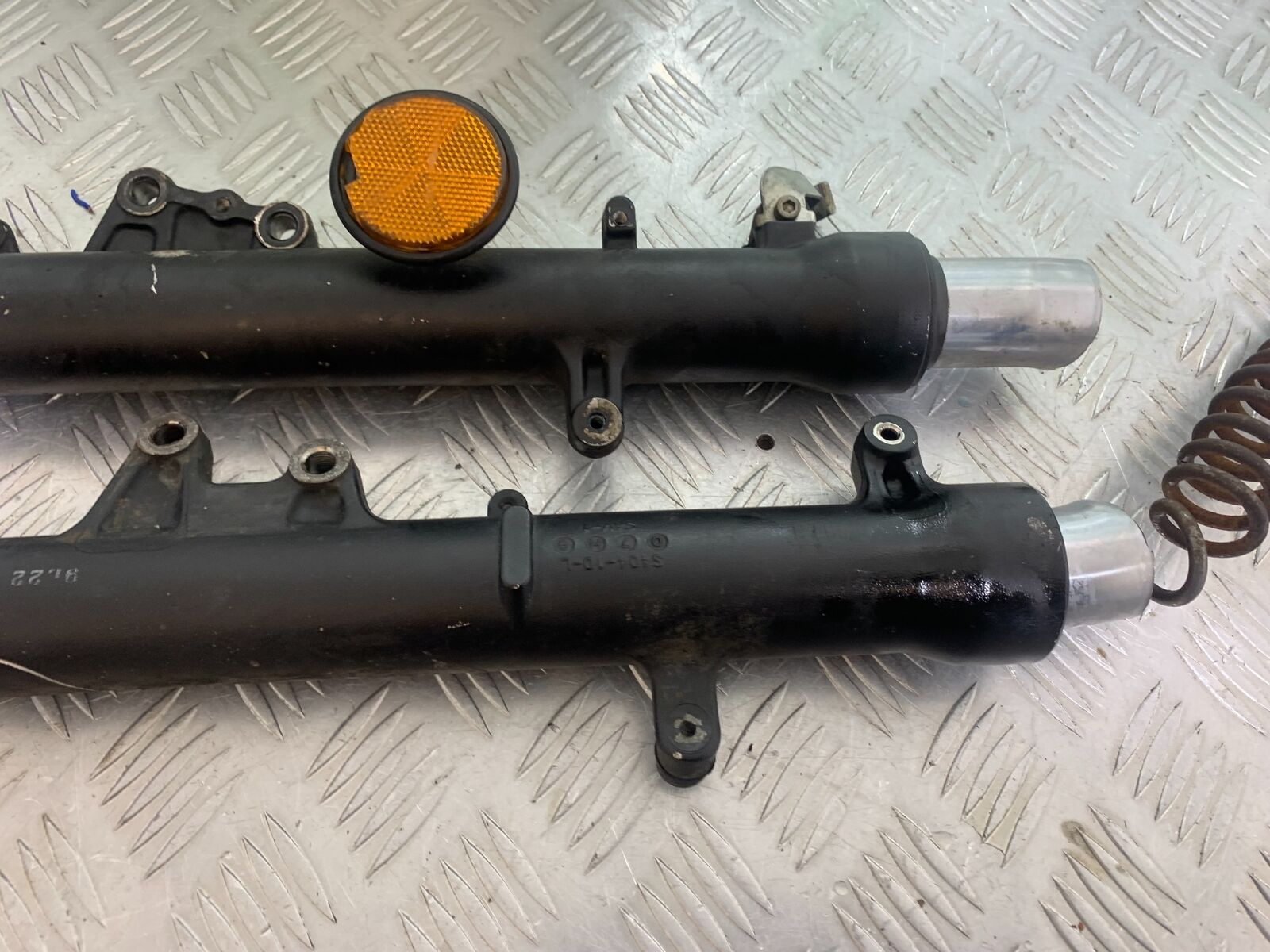 SUZUKI DL 650 V-STROM FORK BOTTOMS YEAR 2020 (CMB1117)
