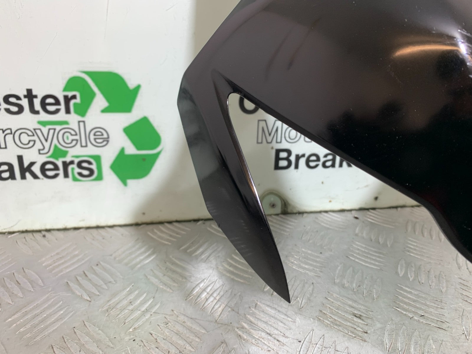 HONDA CBR1000 RR CBR1000RR FIREBLADE FRONT FAIRING PANEL 2008-2011 (CMB1179)