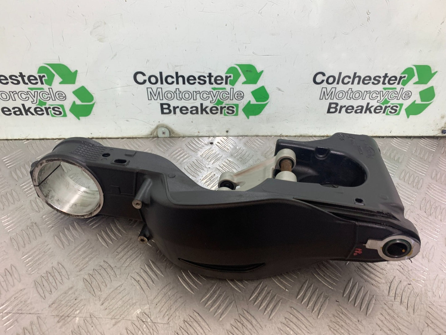 TRIUMPH 1050 SPEED TRIPLE SWINGARM  YEAR 2005-2007 (CMB1322)