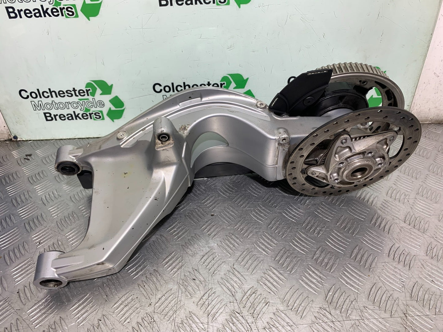 BMW F800 GT SWINGARM DISC HUB   YEAR 2013-2017 (CMB1248)