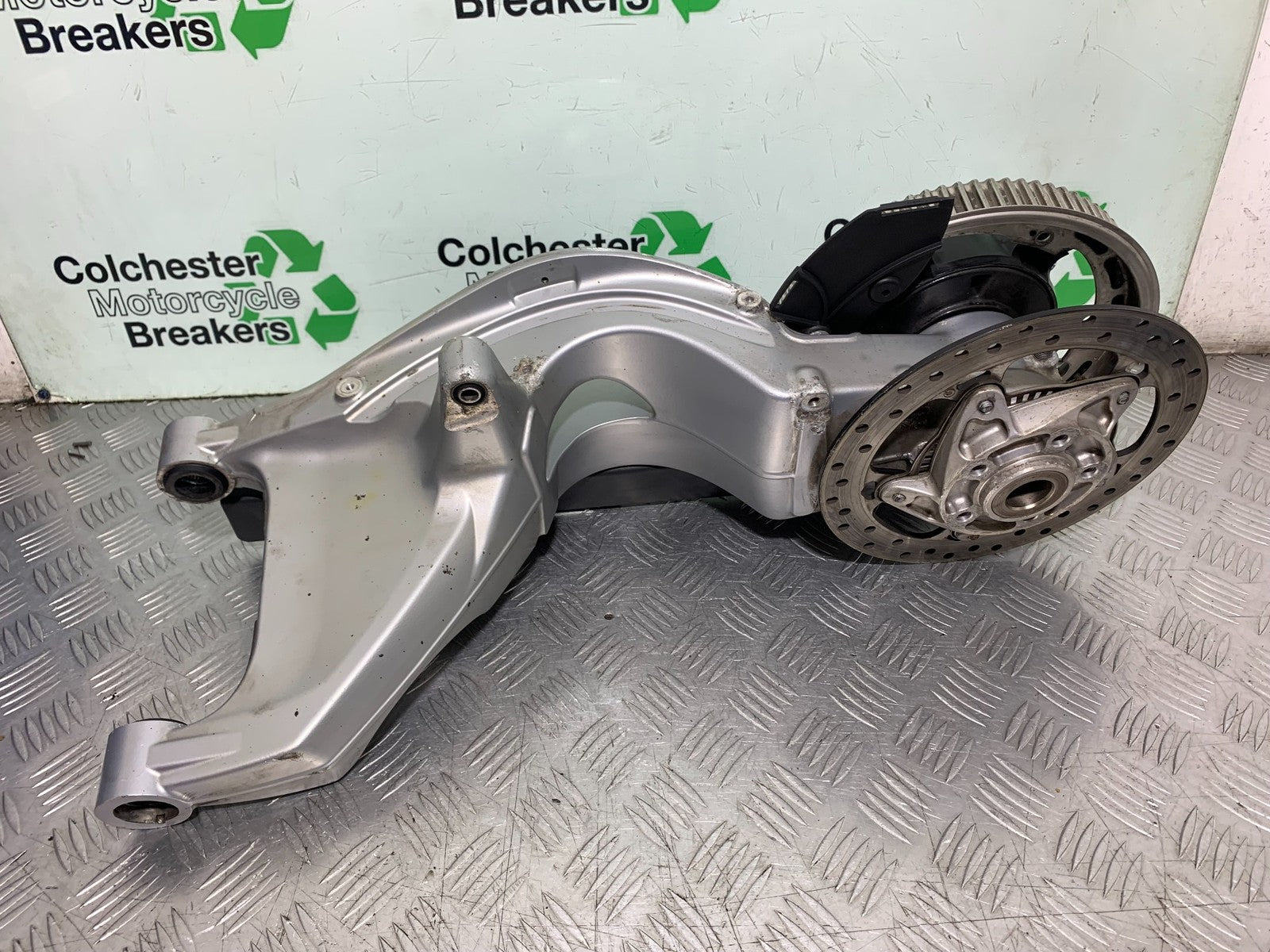 BMW F800 GT SWINGARM DISC HUB   YEAR 2013-2017 (CMB1248)