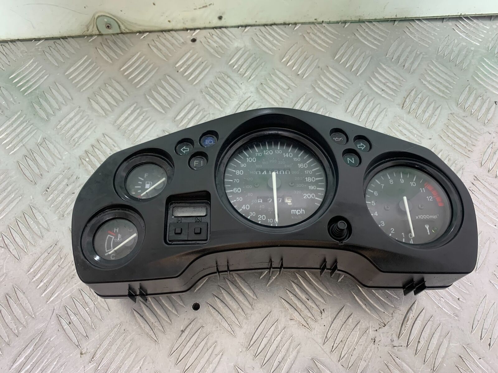 HONDA CBR1100 BLACKBIRD CLOCKS SPEEDO DASH    YEAR 1999-2005 (CMB1103)
