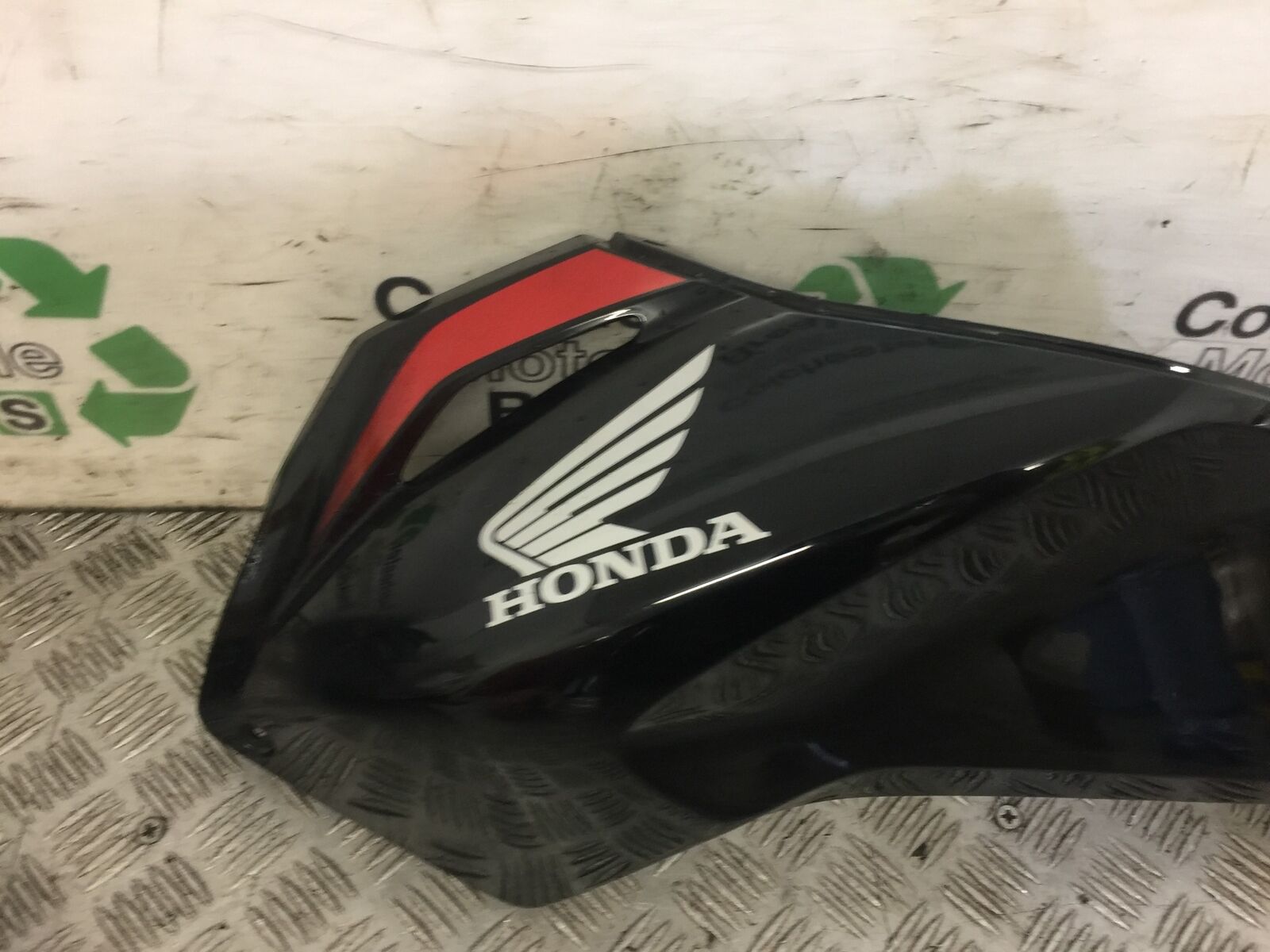 HONDA NC750 NC 750 SA-H LEFT TANK PANEL   2014-2018 (STOCK 608)